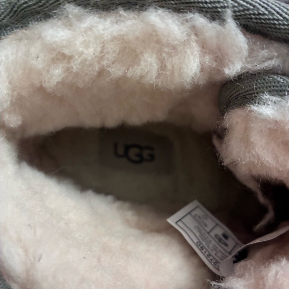 UGG Neumel II Chukka Boots Gray Youth Boys Size 5 Sheepskin Suede - Picture 5 of 10